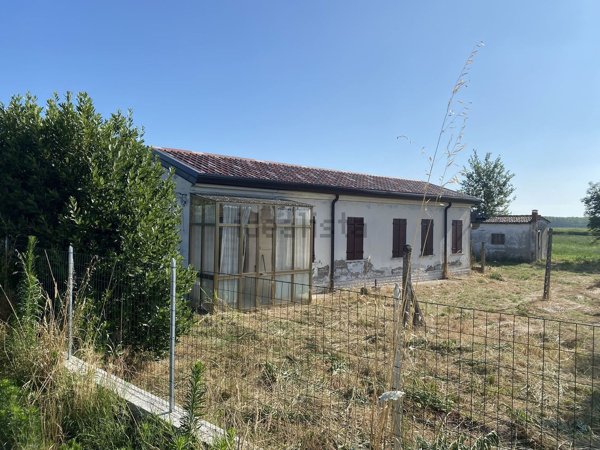 casa indipendente in vendita ad Ariano nel Polesine