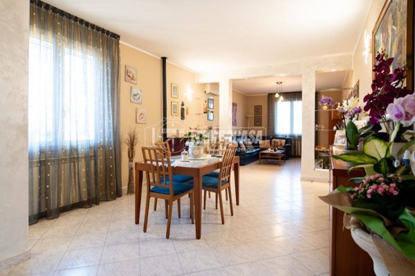 casa indipendente in vendita ad Ariano nel Polesine in zona Rivà