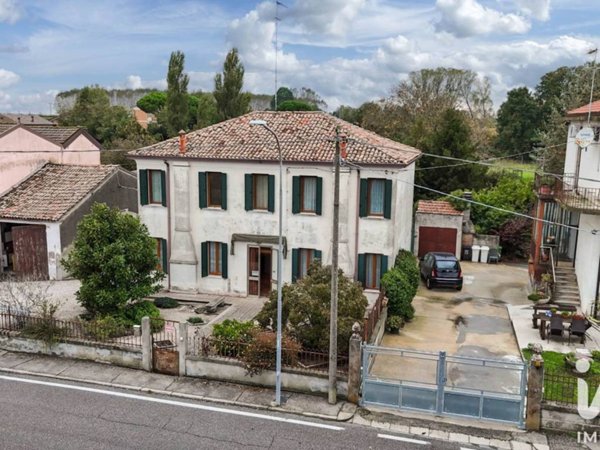 casa indipendente in vendita ad Ariano nel Polesine