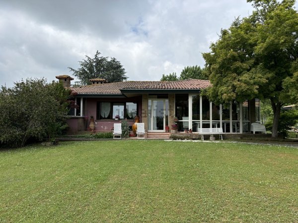 casa indipendente in vendita ad Ariano nel Polesine in zona Rivà