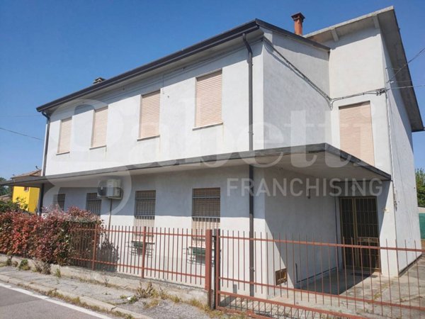 casa indipendente in vendita ad Ariano nel Polesine