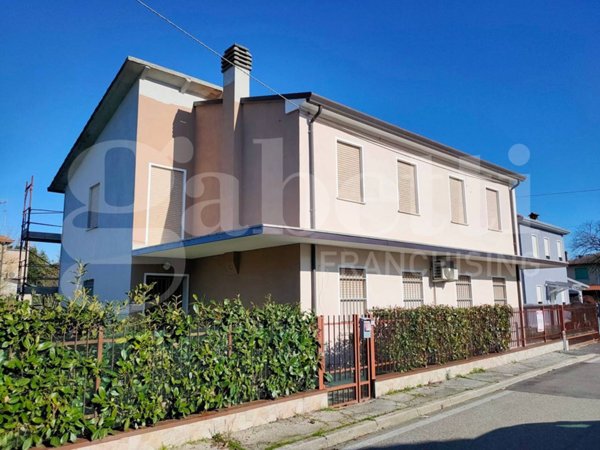 casa indipendente in vendita ad Ariano nel Polesine