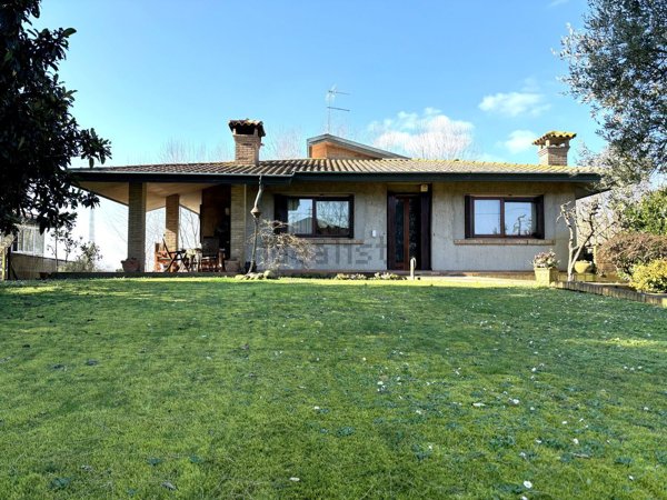 casa indipendente in vendita ad Ariano nel Polesine in zona Rivà