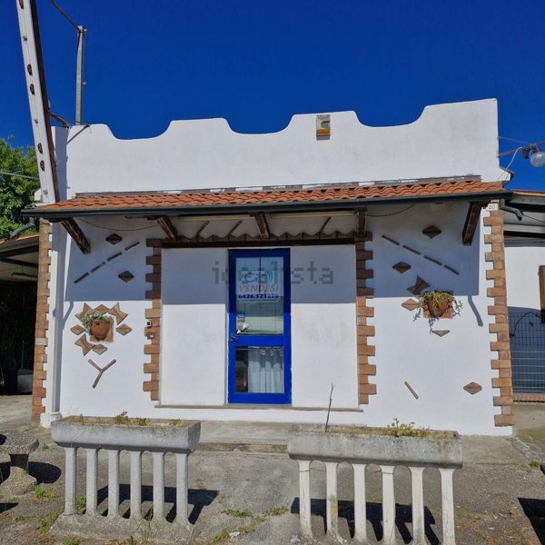 casa indipendente in vendita ad Ariano nel Polesine in zona Rivà