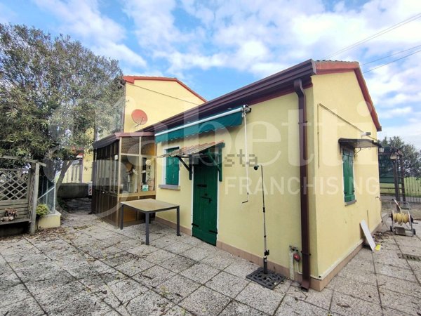 casa indipendente in vendita ad Ariano nel Polesine in zona Gorino Veneto