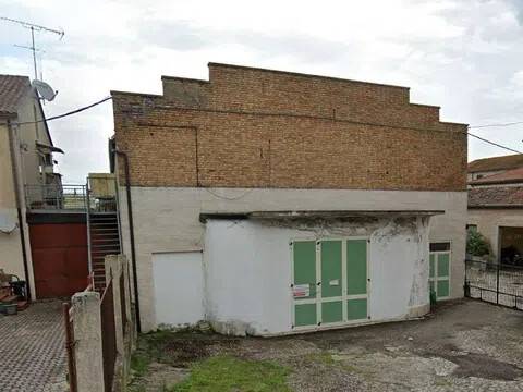 locale commerciale in vendita ad Ariano nel Polesine