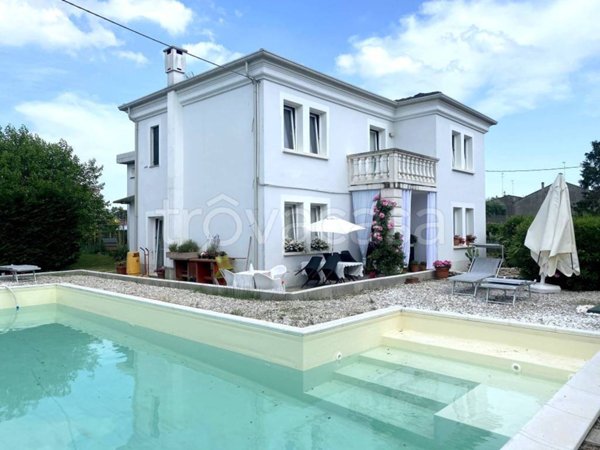 casa indipendente in vendita ad Ariano nel Polesine