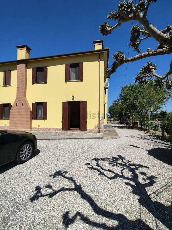 casa indipendente in vendita ad Ariano nel Polesine