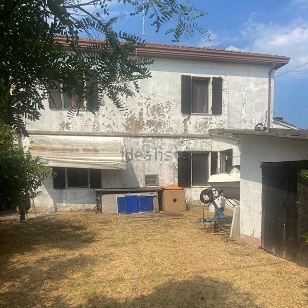 casa indipendente in vendita ad Ariano nel Polesine