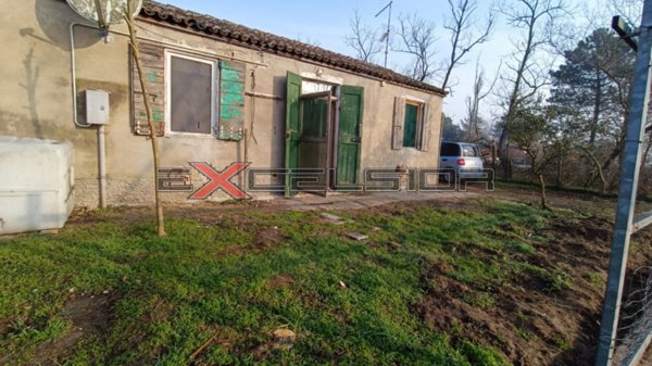 casa indipendente in vendita ad Ariano nel Polesine in zona Rivà