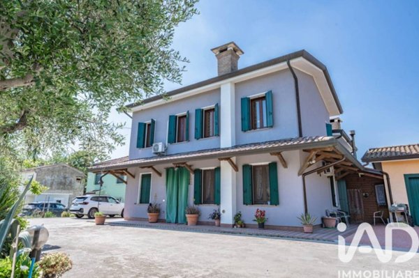 casa indipendente in vendita ad Ariano nel Polesine in zona Crociara