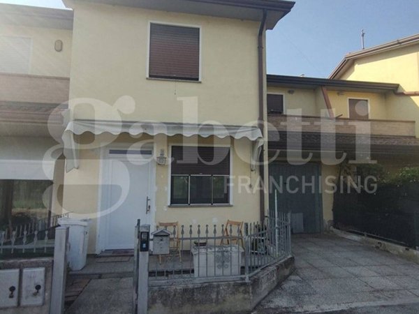 casa indipendente in vendita ad Ariano nel Polesine