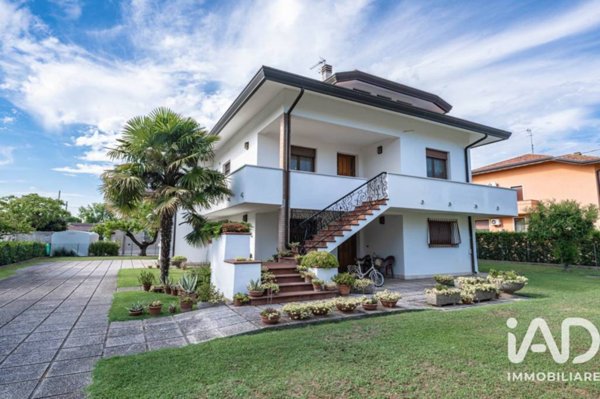 casa indipendente in vendita ad Ariano nel Polesine in zona Rivà