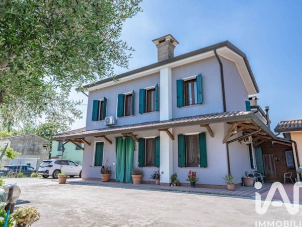 casa indipendente in vendita ad Ariano nel Polesine in zona Crociara