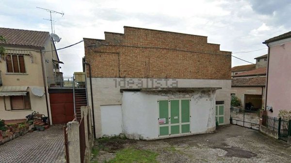 locale di sgombero in vendita ad Ariano nel Polesine