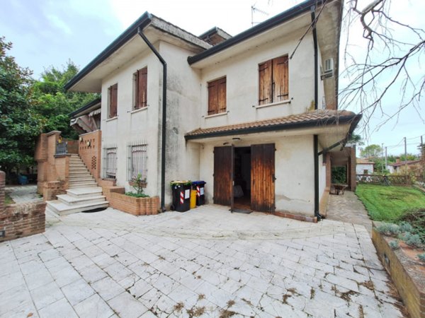 casa indipendente in vendita ad Arquà Polesine in zona Cornè