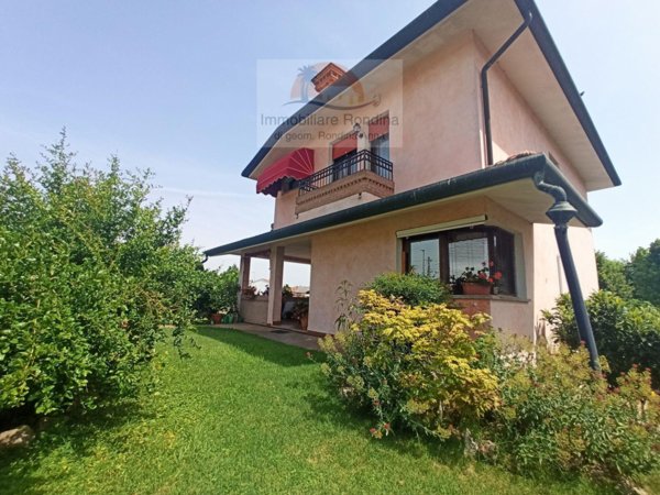casa indipendente in vendita ad Arquà Polesine in zona Cornè