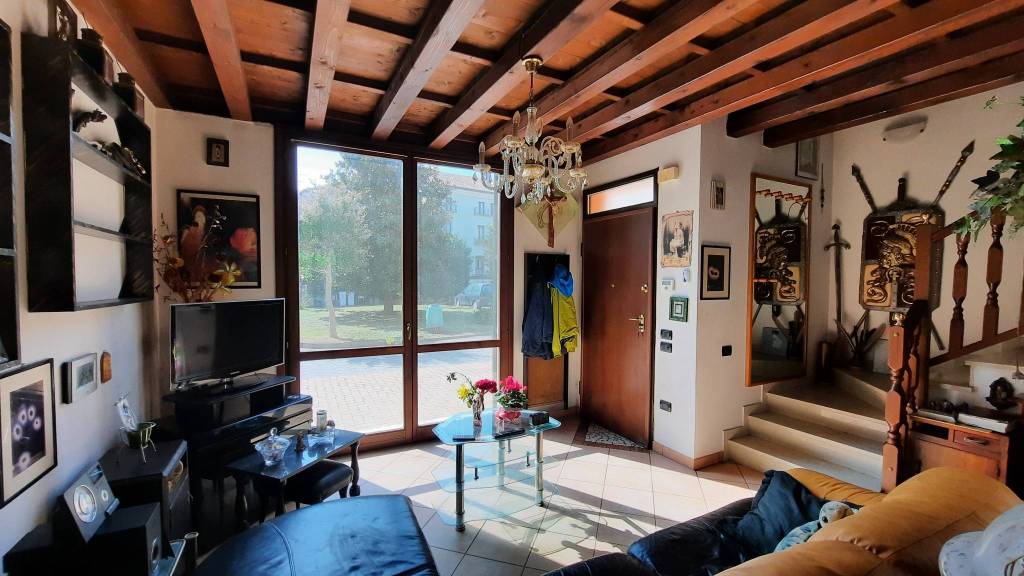 casa indipendente in vendita ad Arquà Polesine