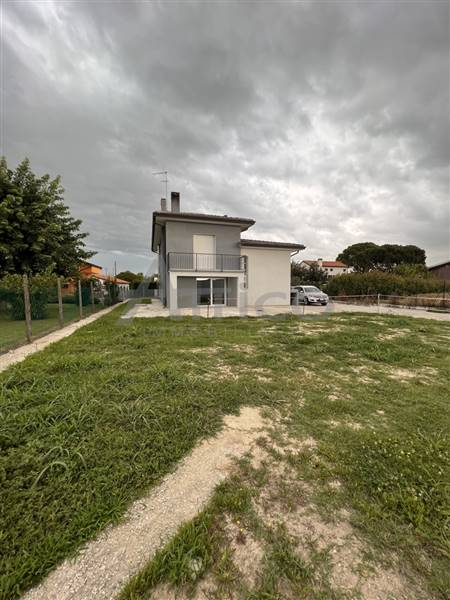casa indipendente in vendita ad Arquà Polesine