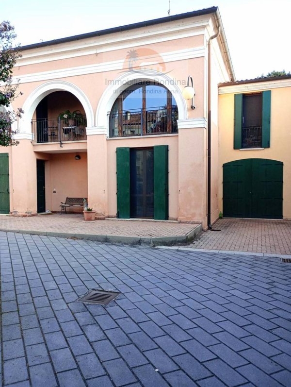casa semindipendente in vendita ad Arquà Polesine