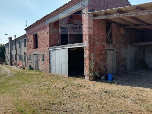 casa semindipendente in vendita ad Arquà Polesine
