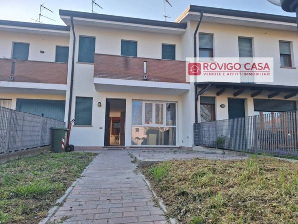 casa indipendente in vendita ad Arquà Polesine