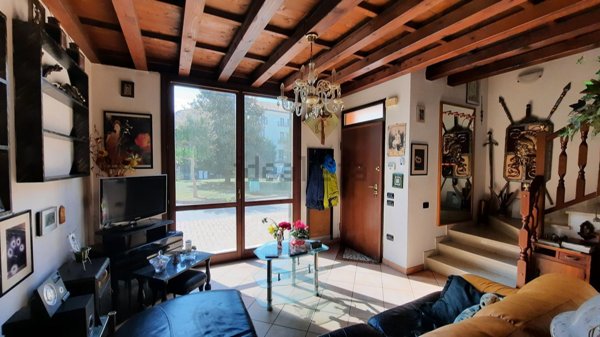 casa indipendente in vendita ad Arquà Polesine