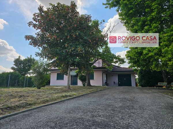 casa indipendente in vendita ad Arquà Polesine