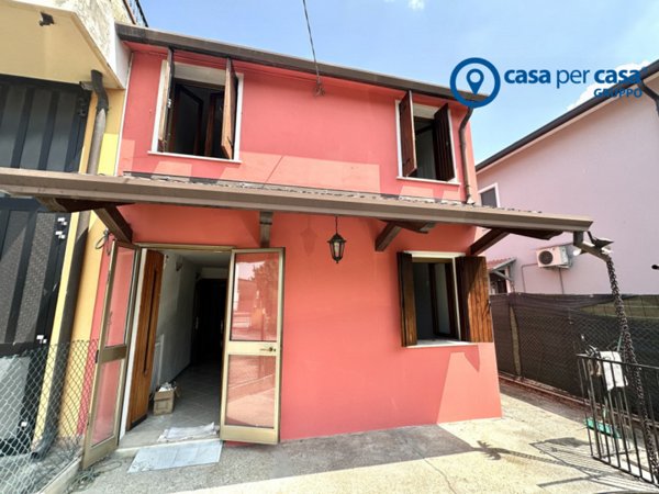 casa indipendente in vendita ad Arquà Polesine