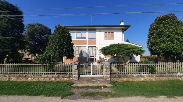 casa indipendente in vendita ad Arquà Polesine