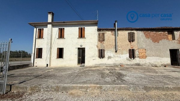 casa indipendente in vendita ad Arquà Polesine in zona Granze