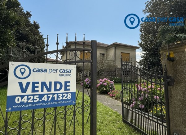 casa indipendente in vendita ad Arquà Polesine