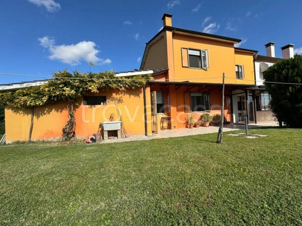 casa indipendente in vendita ad Arquà Polesine