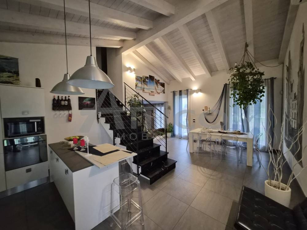 casa indipendente in vendita ad Arquà Polesine in zona Cornè