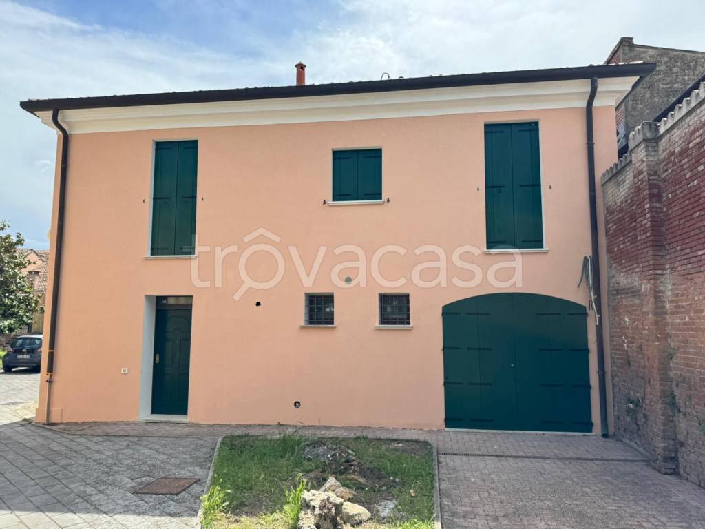 casa indipendente in vendita ad Arquà Polesine