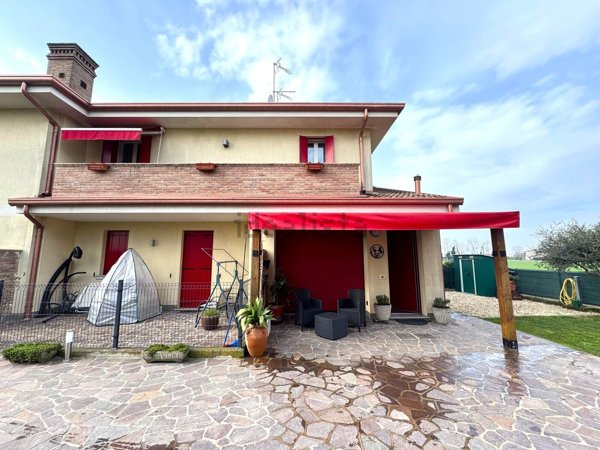 casa indipendente in vendita ad Arquà Polesine