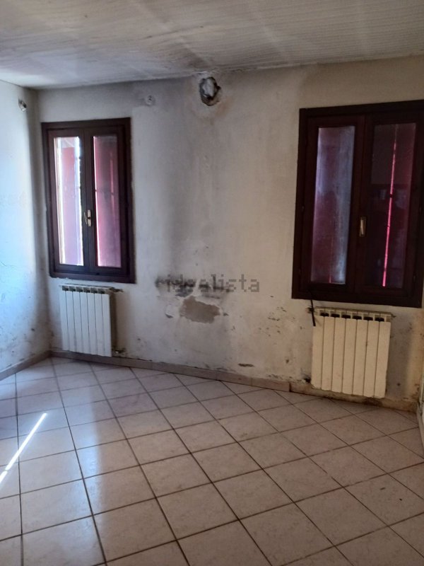 casa semindipendente in vendita ad Arquà Polesine