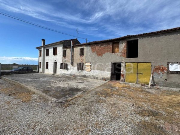 casa indipendente in vendita ad Arquà Polesine in zona Granze
