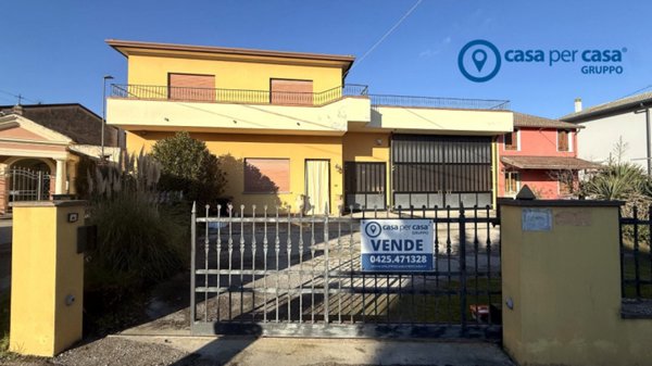 casa indipendente in vendita ad Arquà Polesine