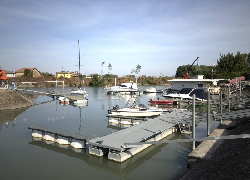 negozio in vendita ad Arquà Polesine