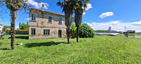 casa indipendente in vendita ad Arquà Polesine in zona Valmolin