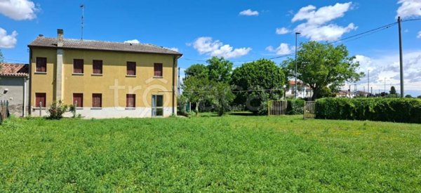 casa indipendente in vendita ad Arquà Polesine in zona Cornè