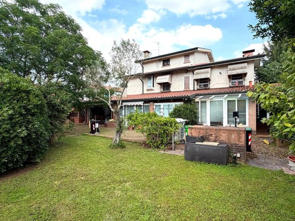 casa indipendente in vendita ad Arquà Polesine in zona Cornè