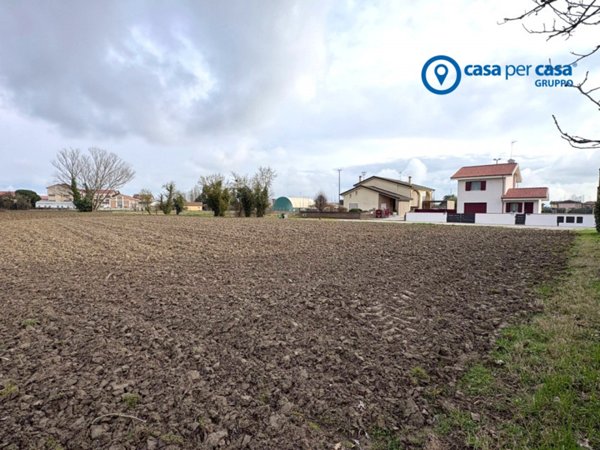 terreno edificabile in vendita ad Arquà Polesine in zona Valmolin