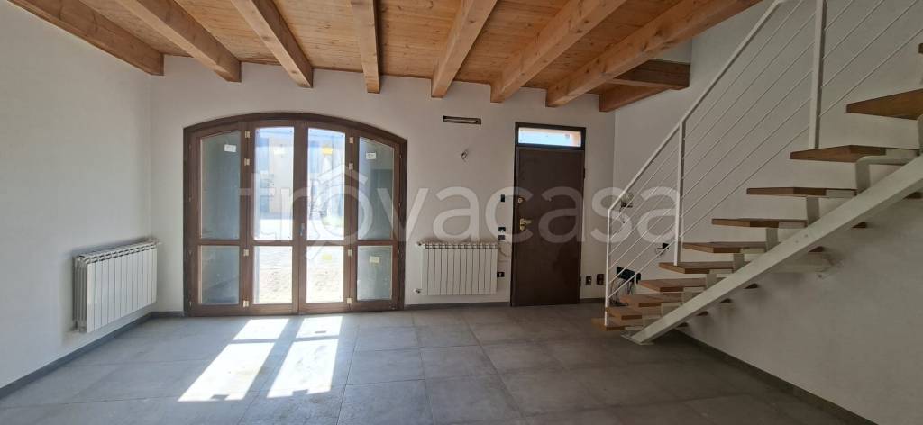casa indipendente in vendita ad Arquà Polesine in zona Valmolin