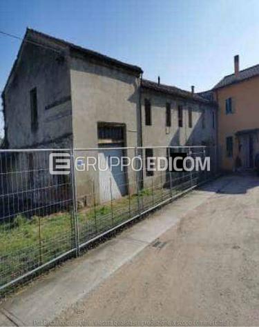 locale commerciale in vendita a Badia Polesine
