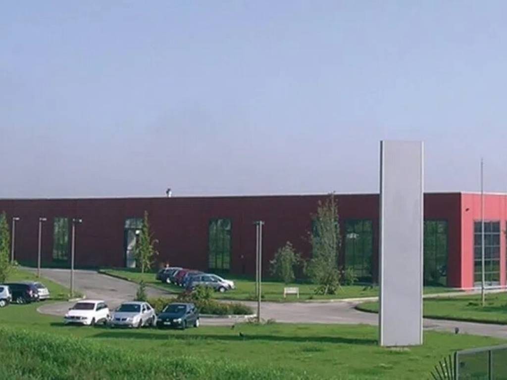 locale commerciale in vendita a Badia Polesine in zona Crocetta
