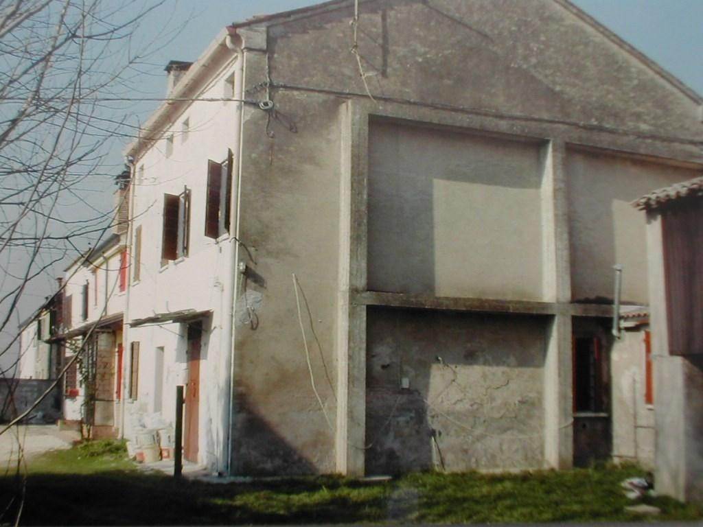 quadrivano in vendita a Badia Polesine