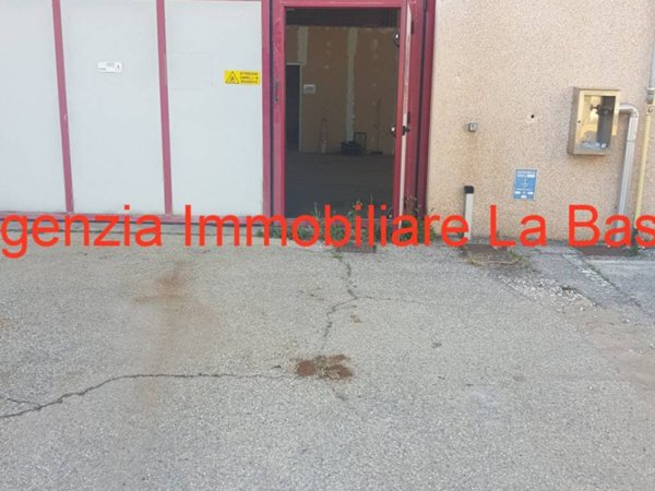locale commerciale in vendita a Badia Polesine