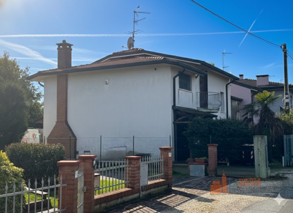 casa indipendente in vendita a Badia Polesine in zona Villafora